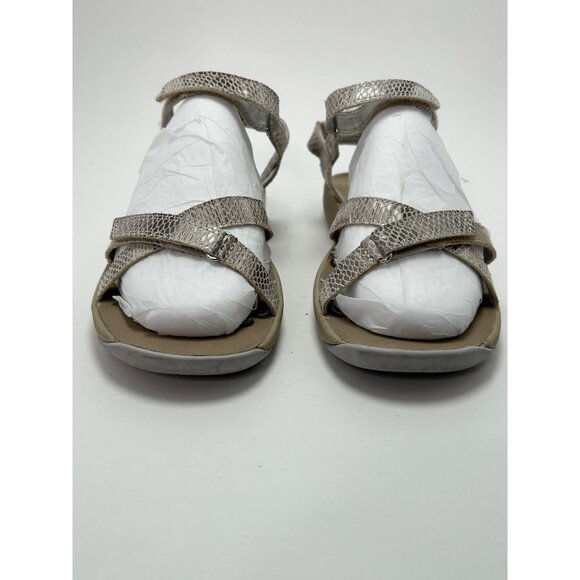 Clarks Snake‎ Print Sandals Adjustable Straps Comfort Walking Shoes Size 8 - Picture 3 of 11